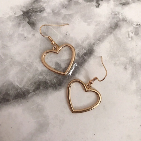 ♥️BRAND NEW GOLDEN HEART EARRINGS♥️ - Picture 1 of 2